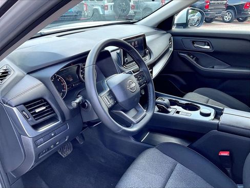 Used 2025 Nissan Rogue SV AWD/4WD image 8