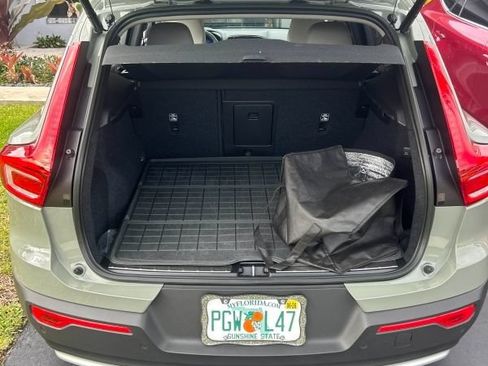 Used 2023 Volvo XC40 B5 Ultimate w/ Protection Package Premier AWD/4WD image 8