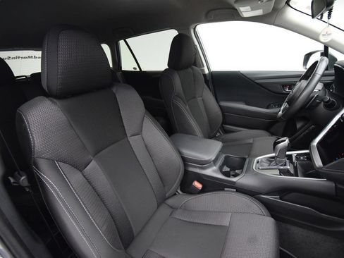 Used 2025 Subaru Outback Premium AWD/4WD image 19