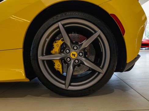 Used 2023 Ferrari F8 Tributo RWD image 37
