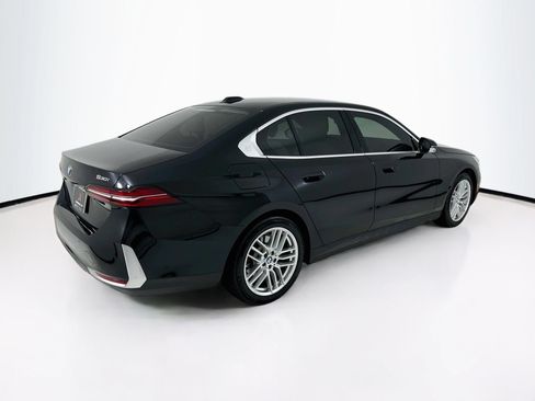 Used 2025 BMW 530i w/ Premium Package RWD image 8