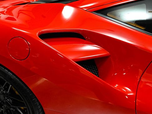 Used 2018 Ferrari 488 GTB RWD image 65