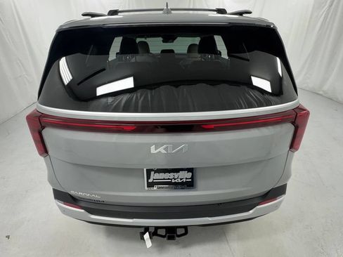 New 2026 Kia Carnival EX FWD image 4