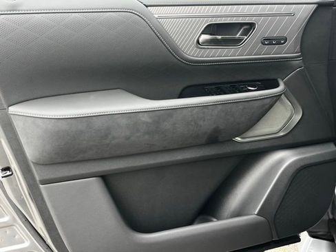 New 2026 INFINITI QX80 Autograph image 9