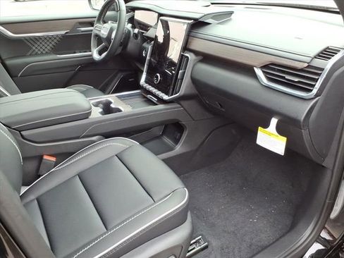 New 2026 GMC Acadia Denali w/ Super Cruise Package image 27