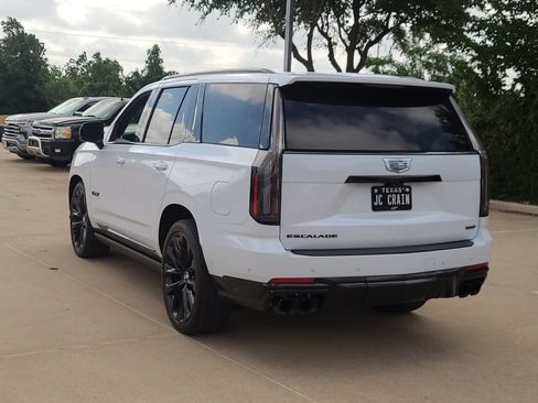 Used 2026 Cadillac Escalade V w/ LPO, ONYX Package AWD/4WD image 2