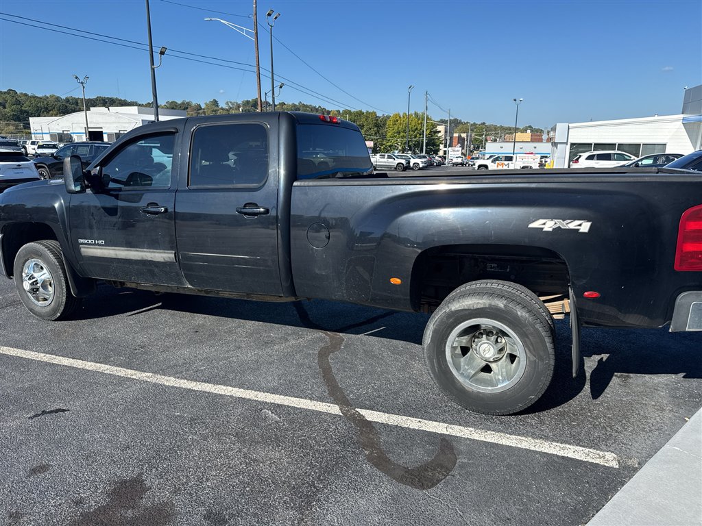 Used 2010 Chevrolet Silverado 3500 LTZ AWD/4WD image 6