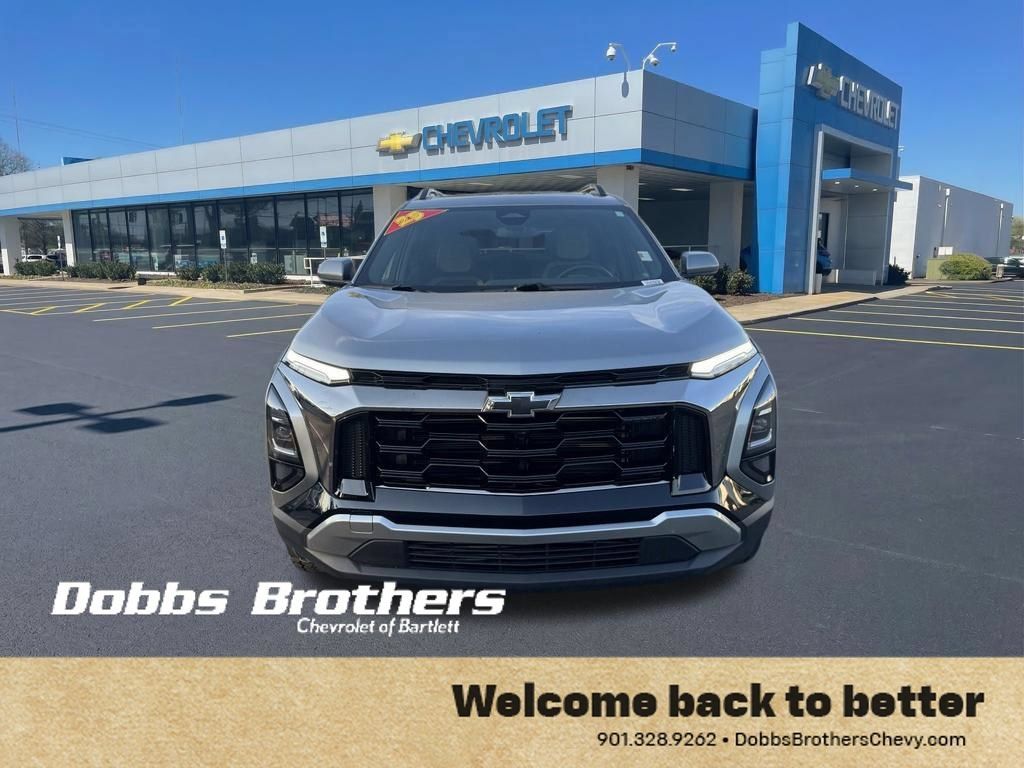 Used 2025 Chevrolet Equinox ACTIV AWD/4WD image 2