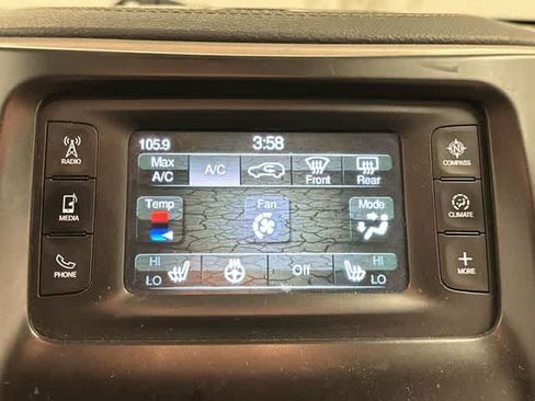 Used 2016 Jeep Cherokee Latitude w/ Cold Weather Group AWD/4WD image 12
