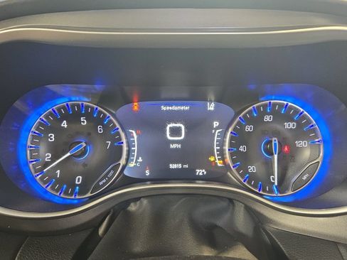 Used 2024 Chrysler Pacifica Touring-L FWD image 22