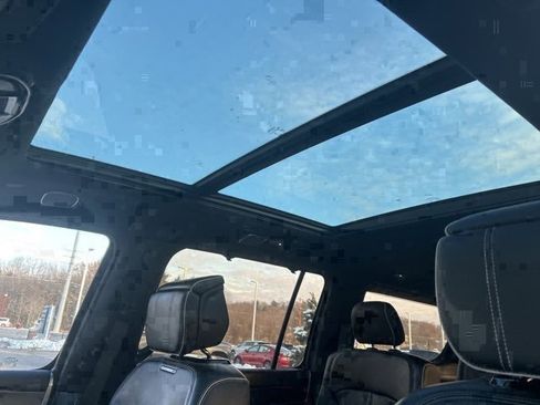 Used 2023 Jeep Grand Wagoneer Series II image 10