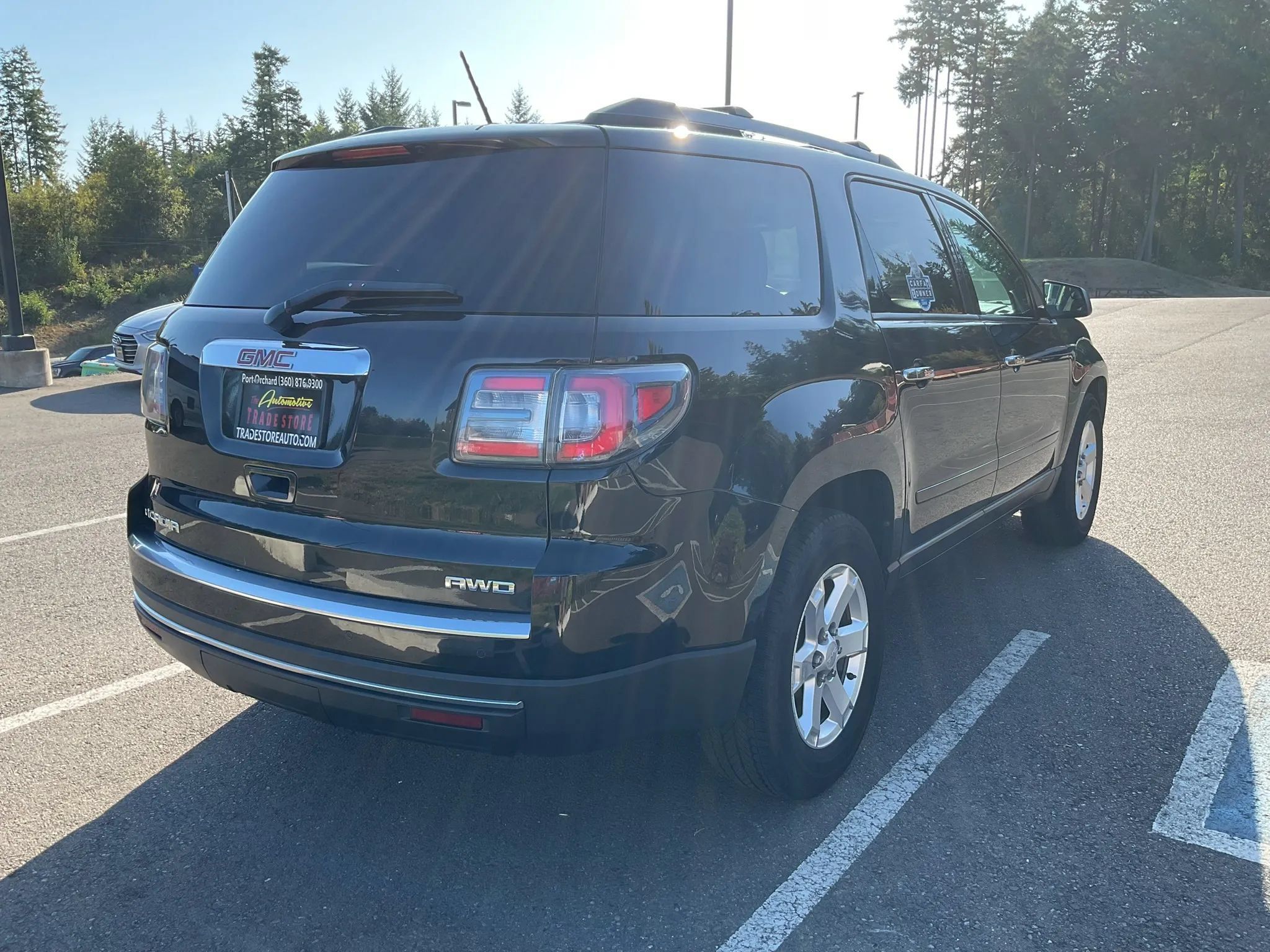Used 2014 GMC Acadia SLE AWD/4WD image 3