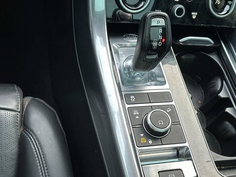 Used 2018 Land Rover Range Rover Sport HSE Dynamic image 22
