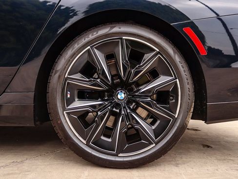 Used 2023 BMW 740i RWD image 12