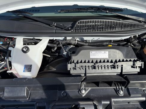 Used 2024 Chevrolet Express 2500 w/ Driver Convenience Package image 18