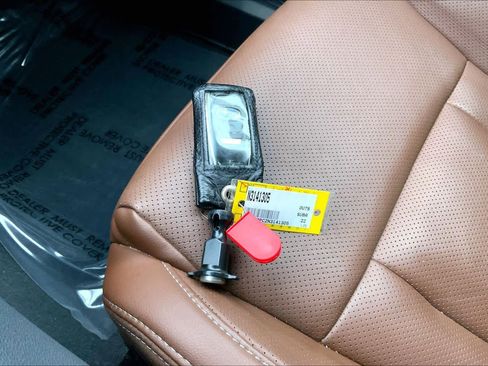 Used 2022 Subaru Outback Touring image 14