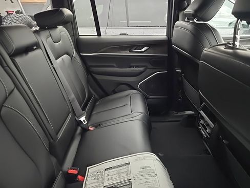 New 2026 Jeep Grand Cherokee Limited AWD/4WD image 7