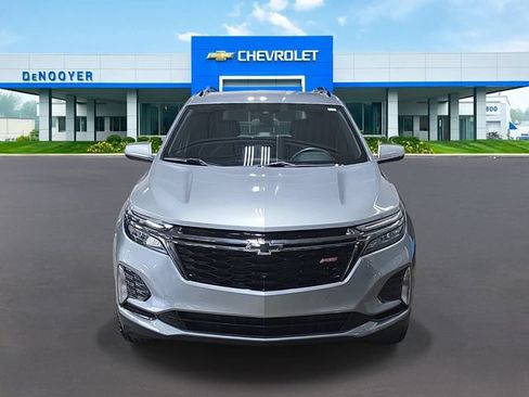 Used 2023 Chevrolet Equinox RS AWD/4WD image 2