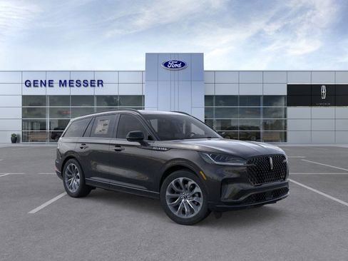 New 2026 Lincoln Aviator AWD w/ Jet Appearance Package image 29