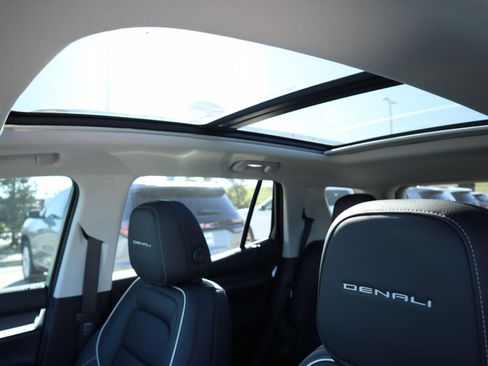 New 2026 GMC Terrain Denali w/ LPO, Floor Liner Package image 14