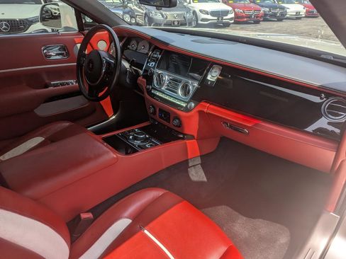 Used 2018 Rolls-Royce Dawn RWD image 44