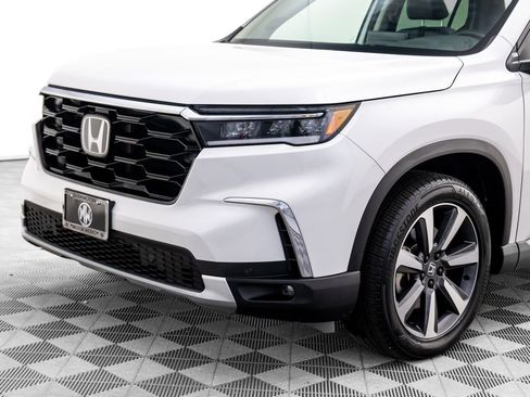 Used 2023 Honda Pilot Touring image 38