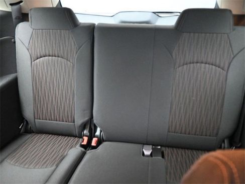 Used 2017 Chevrolet Traverse LT image 12