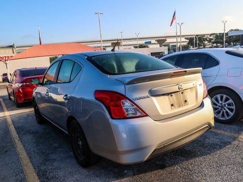 Used 2019 Nissan Versa SV FWD image 5