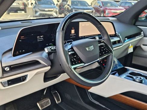 New 2026 Cadillac Vistiq Sport w/ LPO, Floor Liner Package image 10