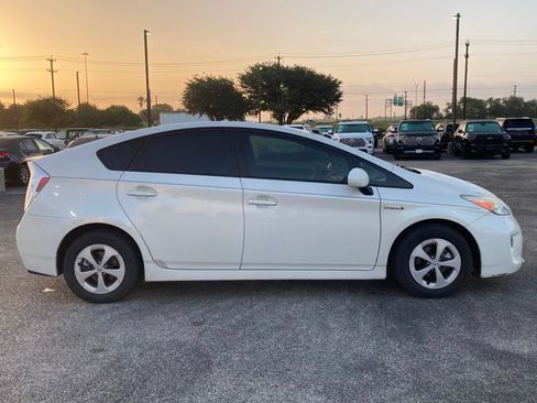 Used 2015 Toyota Prius Four FWD image 4