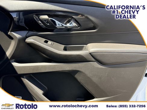 Used 2022 Chevrolet Traverse RS w/ LPO, Cargo Package FWD image 9