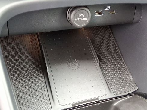 New 2026 Volvo XC40 B5 Ultra w/ Climate Package image 16