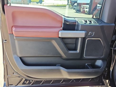 Used 2021 Ford F350 Platinum w/ FX4 Off-Road Package image 16