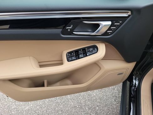 New 2026 Porsche Macan image 25