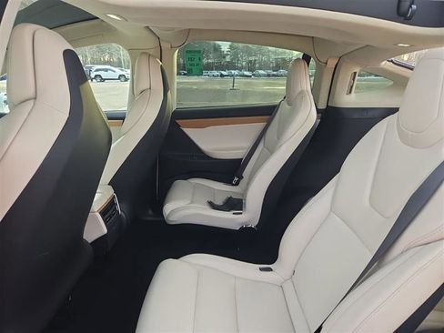 Used 2018 Tesla Model X 100D image 3