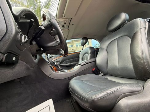 Used 2005 Mercedes-Benz CLK 500 Cabriolet image 30