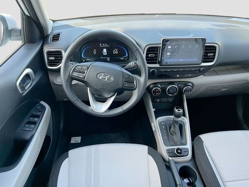 New 2025 Hyundai Venue SEL image 21