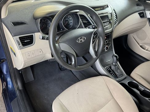 Used 2016 Hyundai Elantra SE image 9