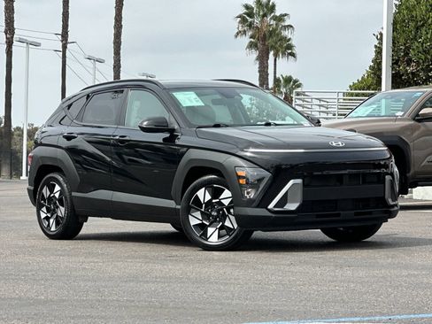 Used 2025 Hyundai Kona SEL FWD image 8