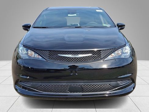 New 2026 Chrysler Voyager LX FWD image 3