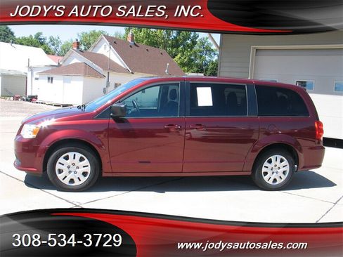 Used 2018 Dodge Grand Caravan SE w/ UConnect Hands-Free Group FWD image 24