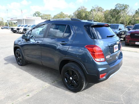 Used 2021 Chevrolet Trax LT image 3