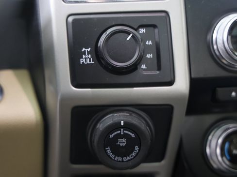 Used 2017 Ford F150 Lariat w/ Equipment Group 502A Luxury image 13