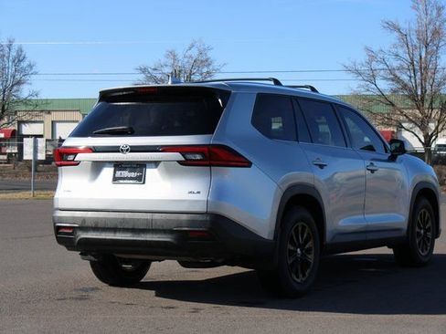 Used 2024 Toyota Grand Highlander AWD image 6