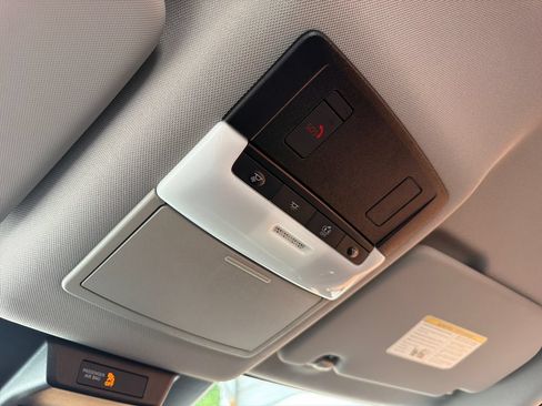 Used 2024 Nissan Rogue SV FWD image 27