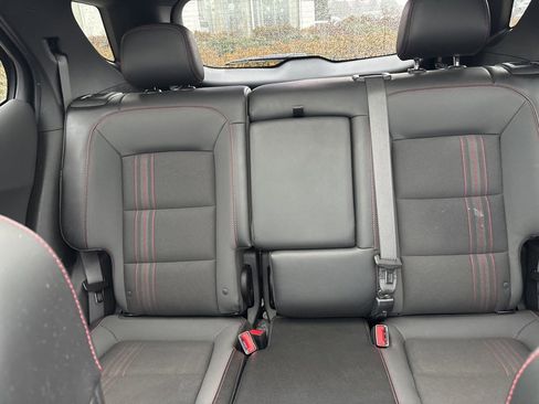 Used 2022 Chevrolet Equinox RS w/ Infotainment Package image 35