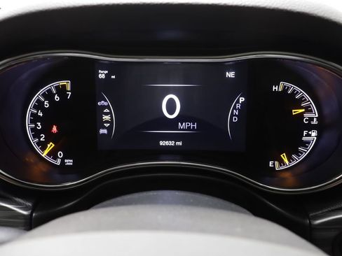 Used 2019 Jeep Grand Cherokee Altitude AWD/4WD image 8