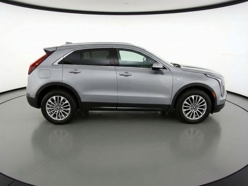 Used 2024 Cadillac XT4 Premium Luxury image 6
