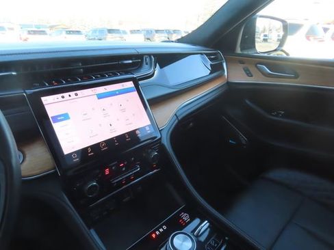 Used 2023 Jeep Grand Cherokee L Summit image 41