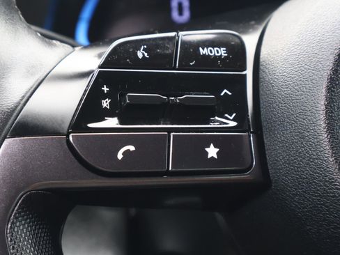 Used 2025 Hyundai Elantra Sport image 24